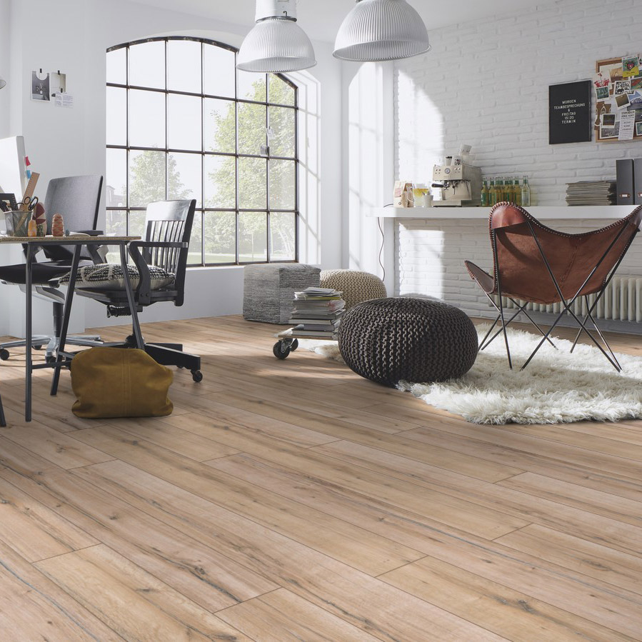 r1006_rooms_loft_2 r1006_dub rustic_rooms_loft_laminatova podlaha