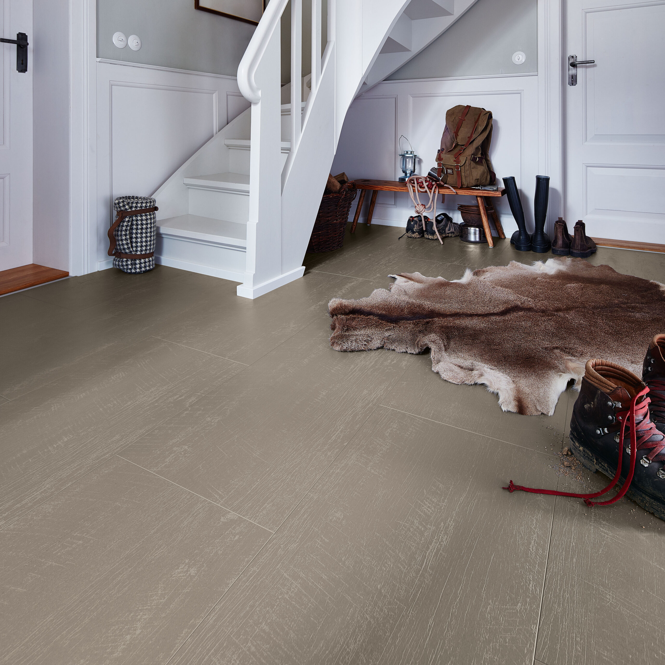 6480_Nadura_NB400_Ambiente_01 6480_rustic kremove sedy_nadura_dlazba_kamen_drevo_meiser